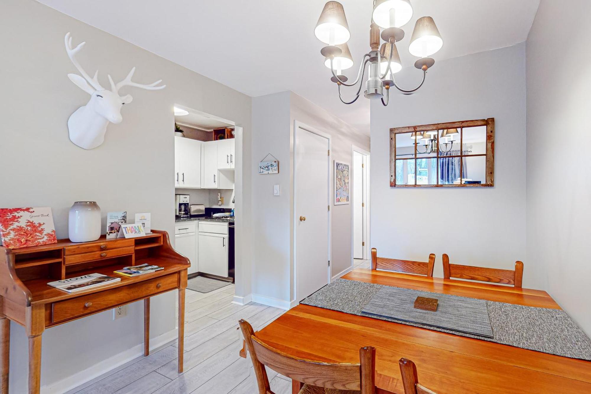 Mountain Breeze Getaway Condos Warren Chambre photo